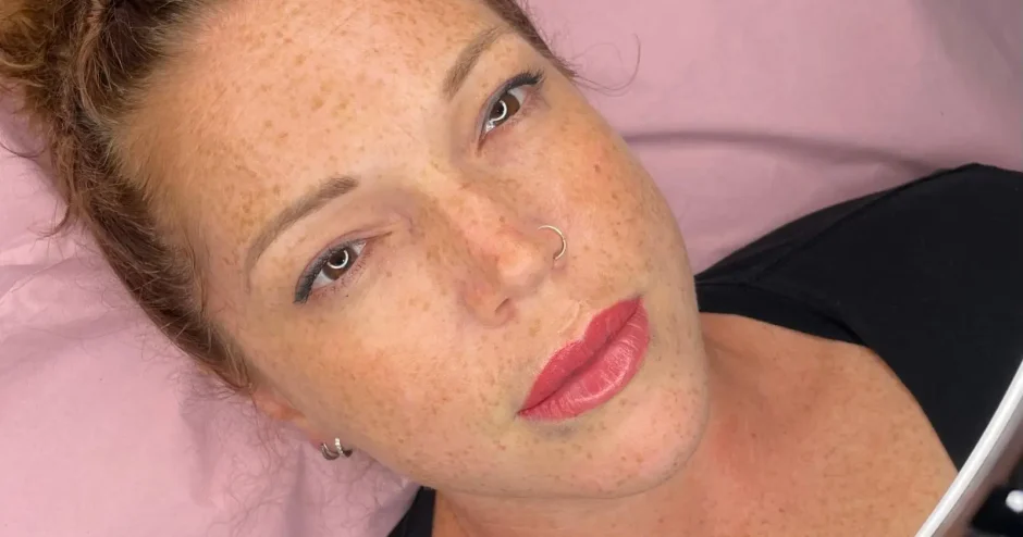 foto del después de micropigmentación de labios