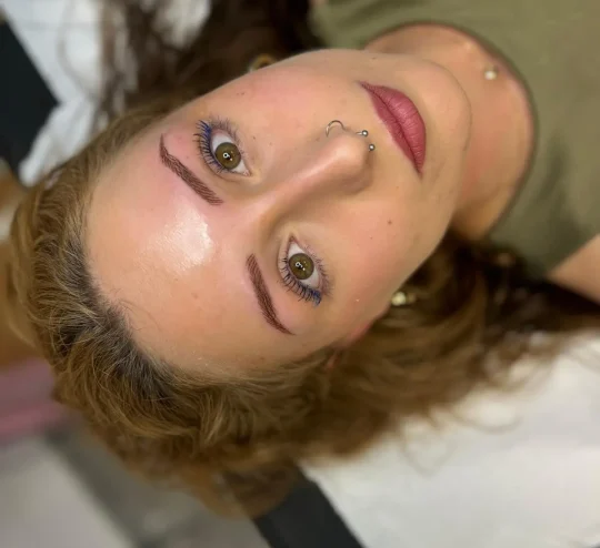 foto del después de micropigmentación de cejas